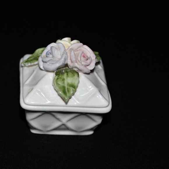 Pair of Millard Lister Ceramic Trinket Boxes | Heart Shaped Ring Box - Picture 10 of 16